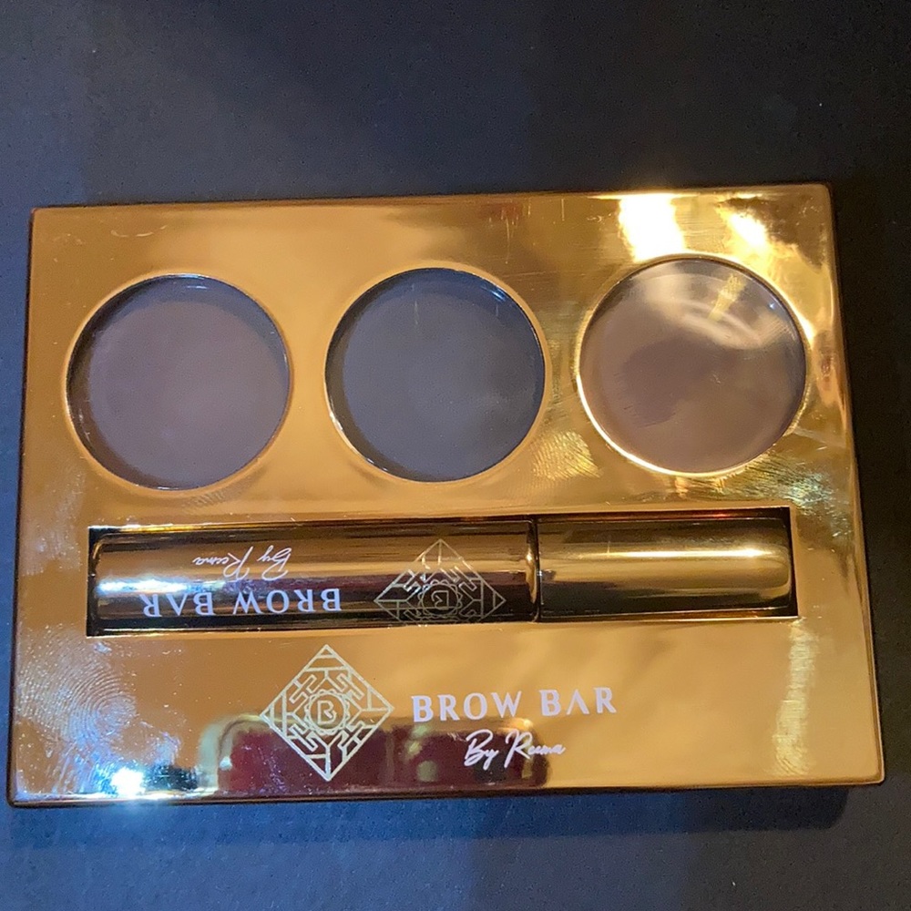Brow bar by teens
